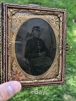 Identified Civil War 1/4th Plate Tin Type Of 60th New York Soldier With Backdrop